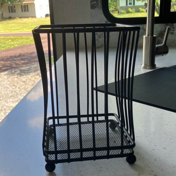 Black Metal Utensil Holder - Picture 1 of 3